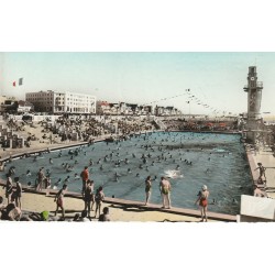 Photo Cpsm petit format 62 LE TOUQUET. La Piscine et Hôtel de la Mer 1959