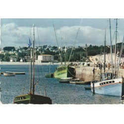Photo Cpsm grand format. 29 MORGAT. Les Thoniers dans le Port 1960