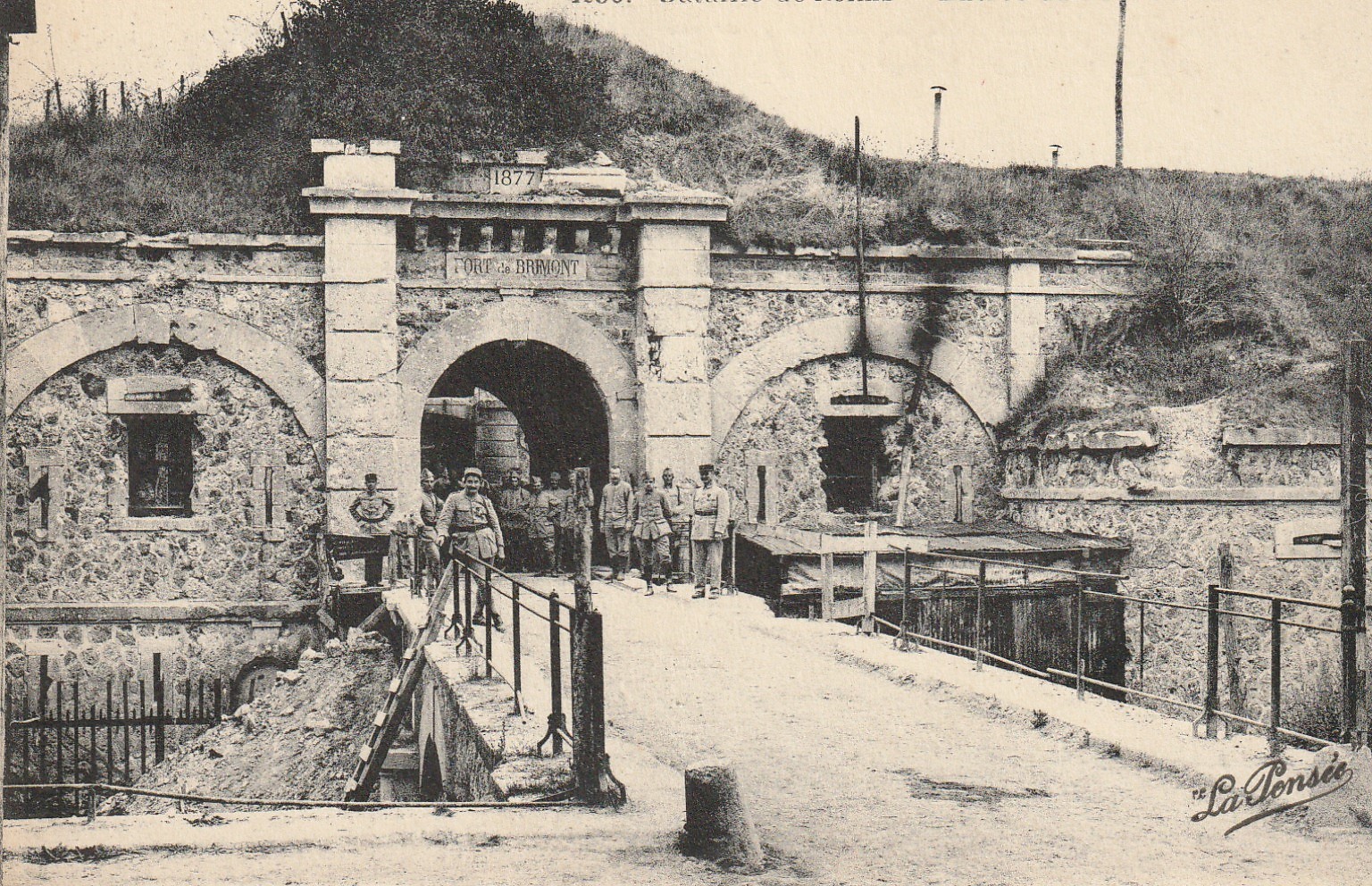 51 Bataille de Reims Entrée du Fort de BRIMONT avec militaires