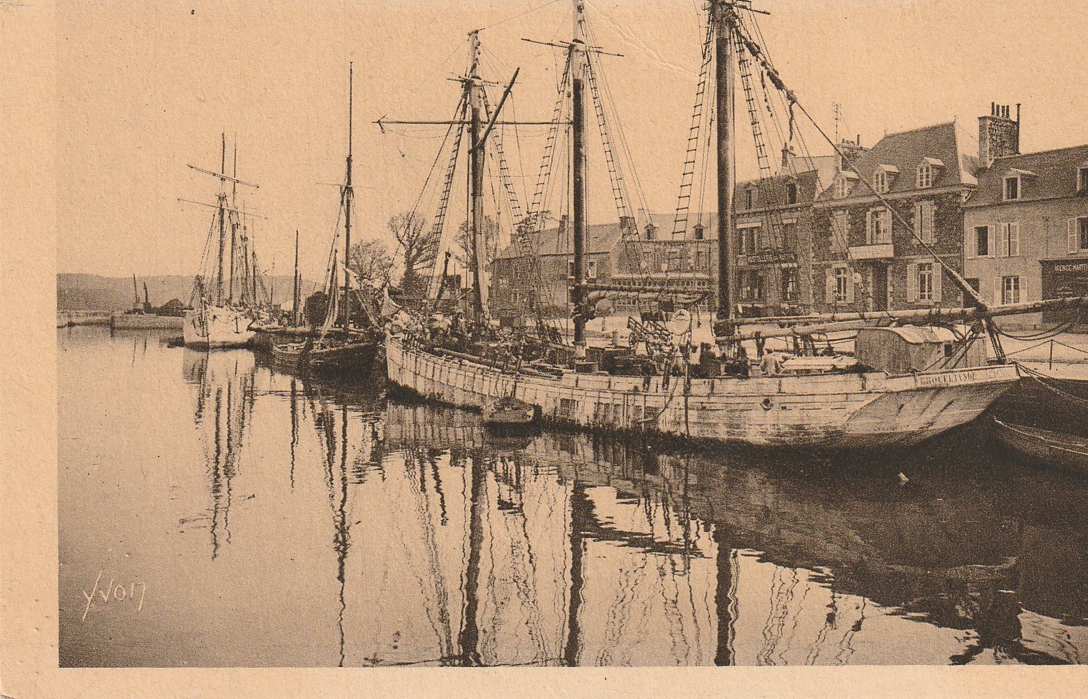 22 PAIMPOL. Goëlettes Islandaises dans le Bassin à flot 1938