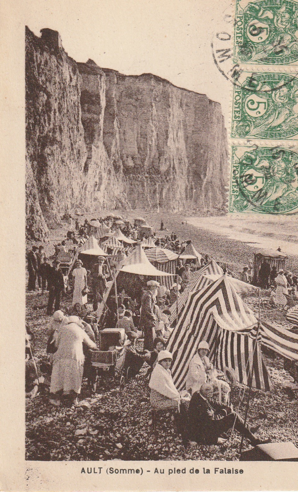 80 AULT. Cabines de Plage au pied de la Falaise 1928