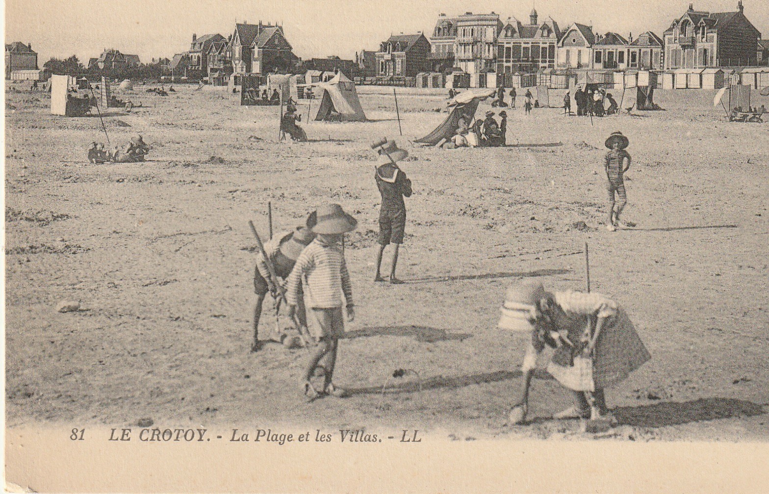 80 LE CROTOY. Jeux de Plage et les Villas