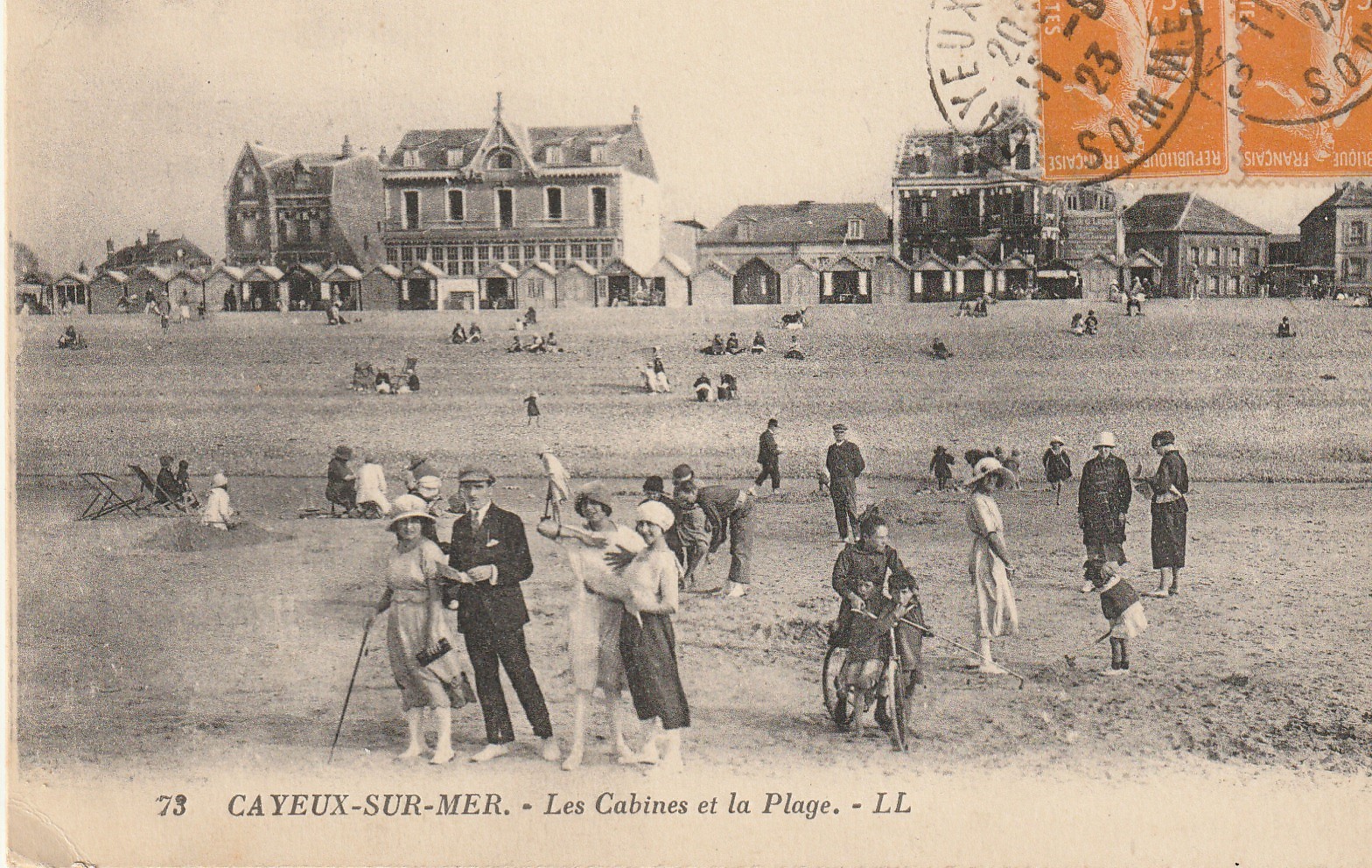 80 CAYEUX-SUR-MER. Les Cabines et la Plage 1923