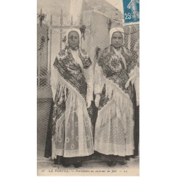 62 LE PORTEL. Portelaises en costume de fête