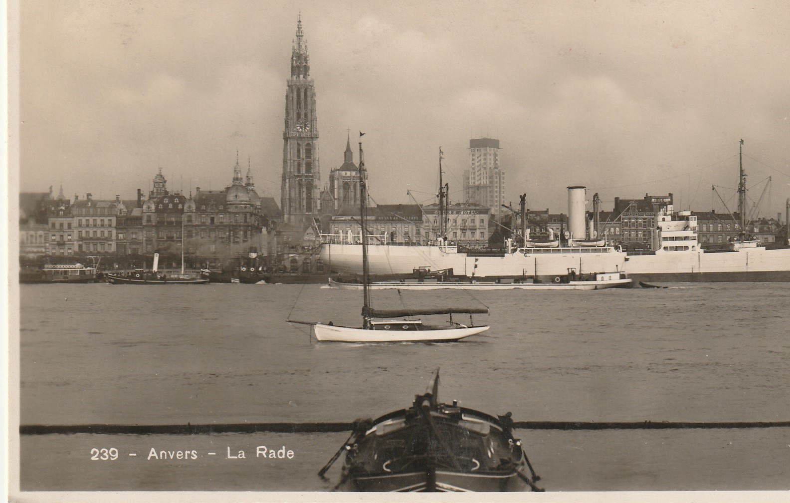 3 x cpa ANVERS. La Rade, Cathédrale1913 et intérieur d'une maison bombardée guerre 1914
