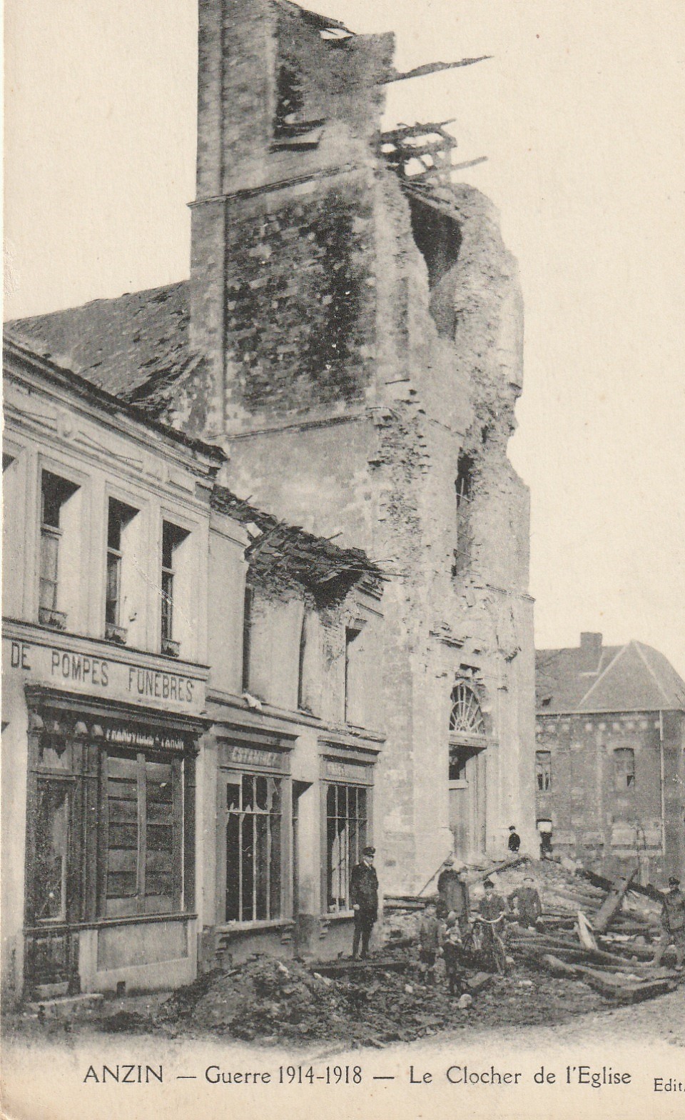 59 ANZIN. Le Clocher de l'Eglise, Estaminet et Pompes Funèbres animation