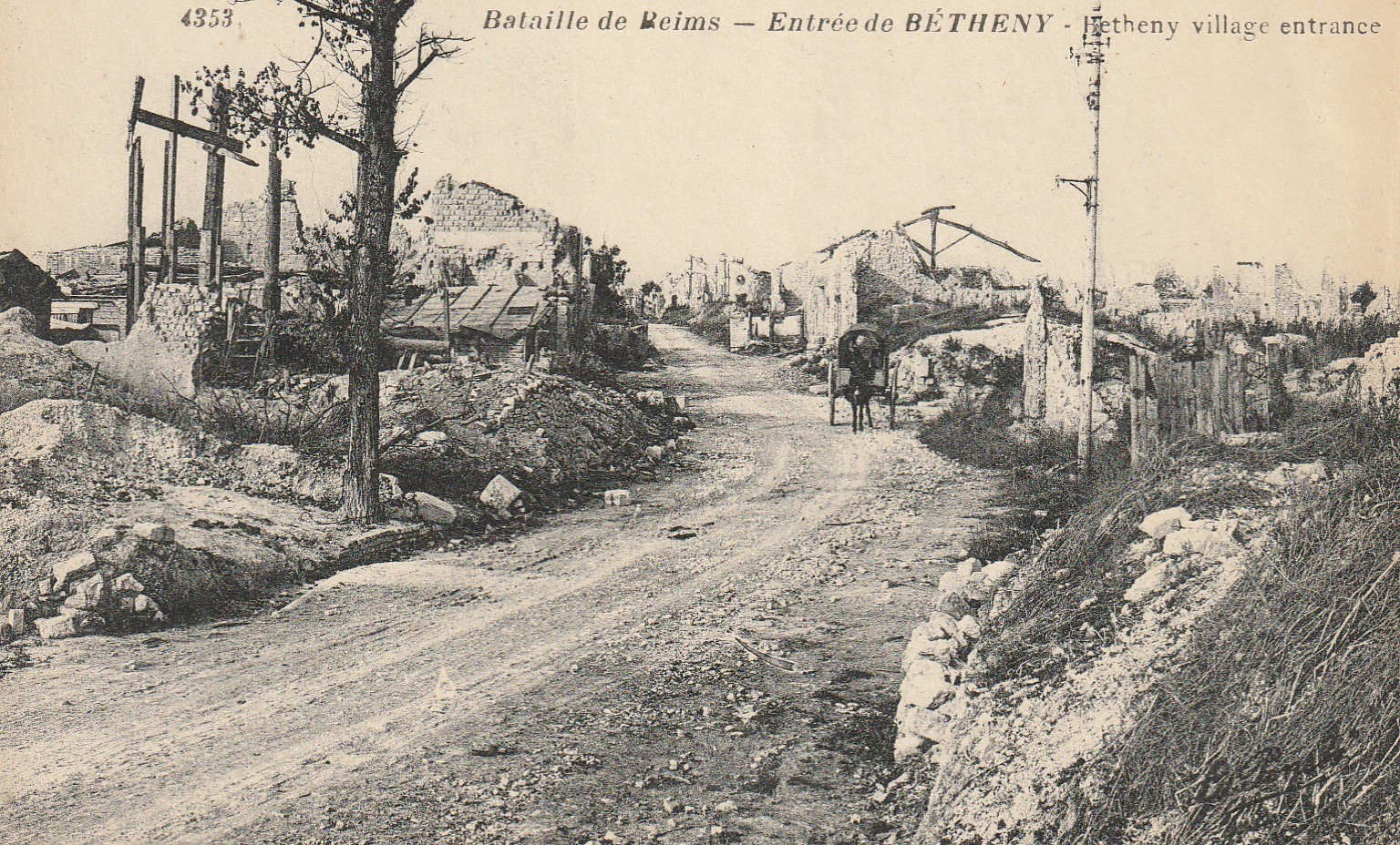 51 BETHENY. Attelage à l'Entrée du Village bombardé