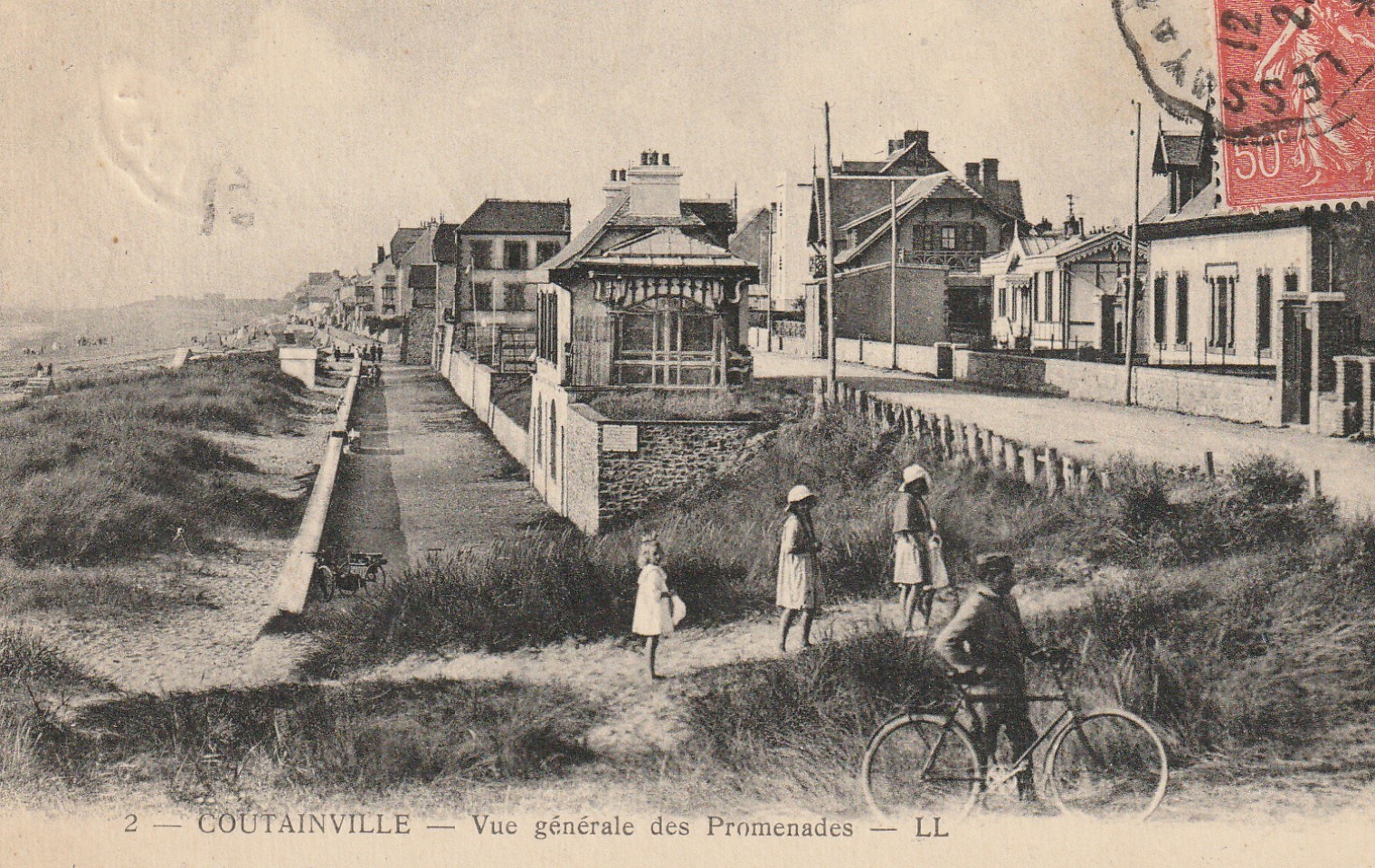 50 COUTAINVILLE. Facteur à vélo sur les Promenades 1927
