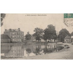 80 PISSY. Rue de Revelles avec cyclistes 1916