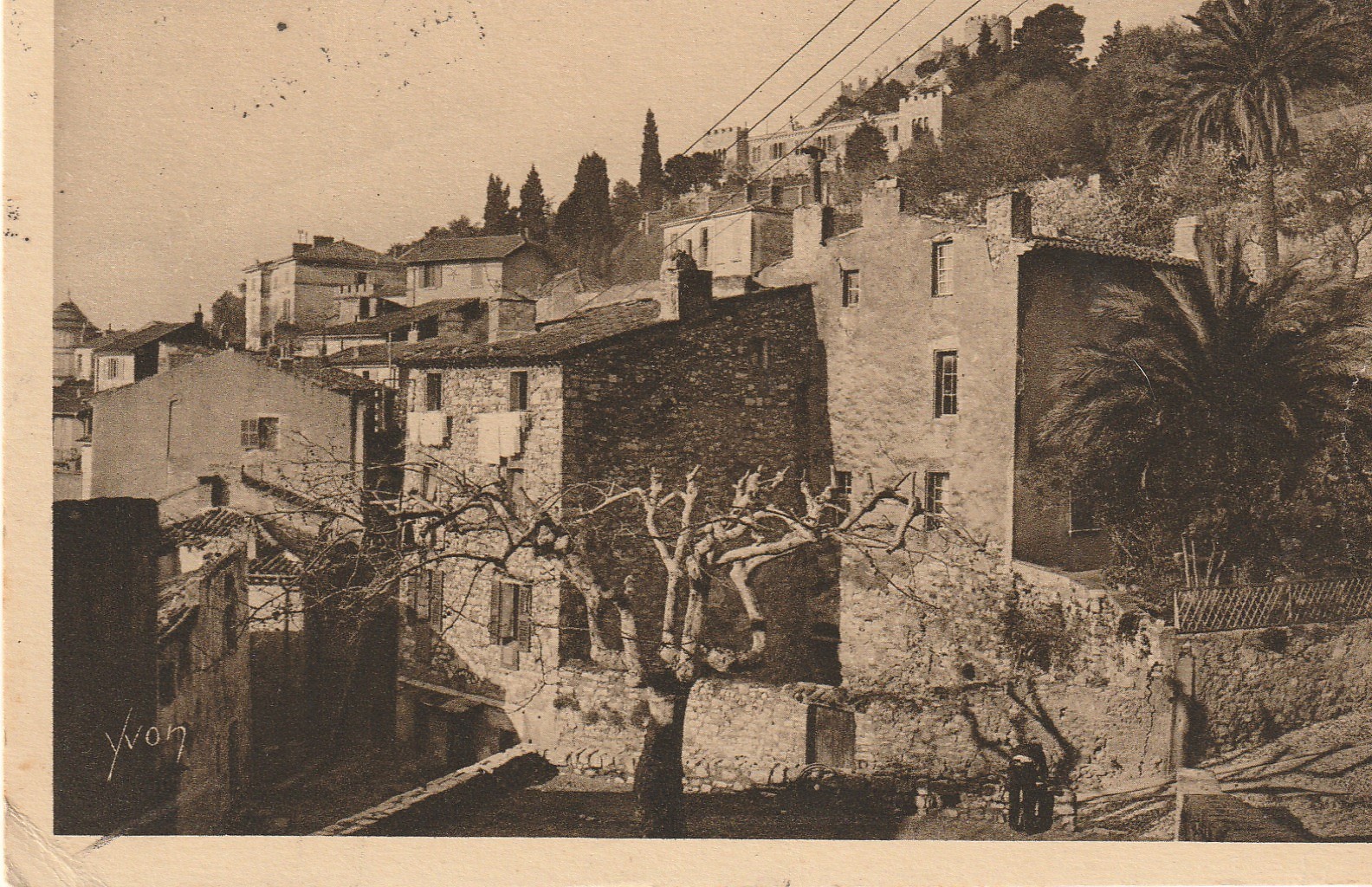83 HYERES. Villas et habitations à flanc de Colline 1936