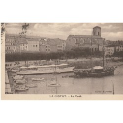 13 LA CIOTAT. Le Port avec barques de Pêcheurs et Yacht 1936