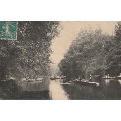 77 TORCY. Iles des Gobais avec rameurs sur un bras de Marne 1911