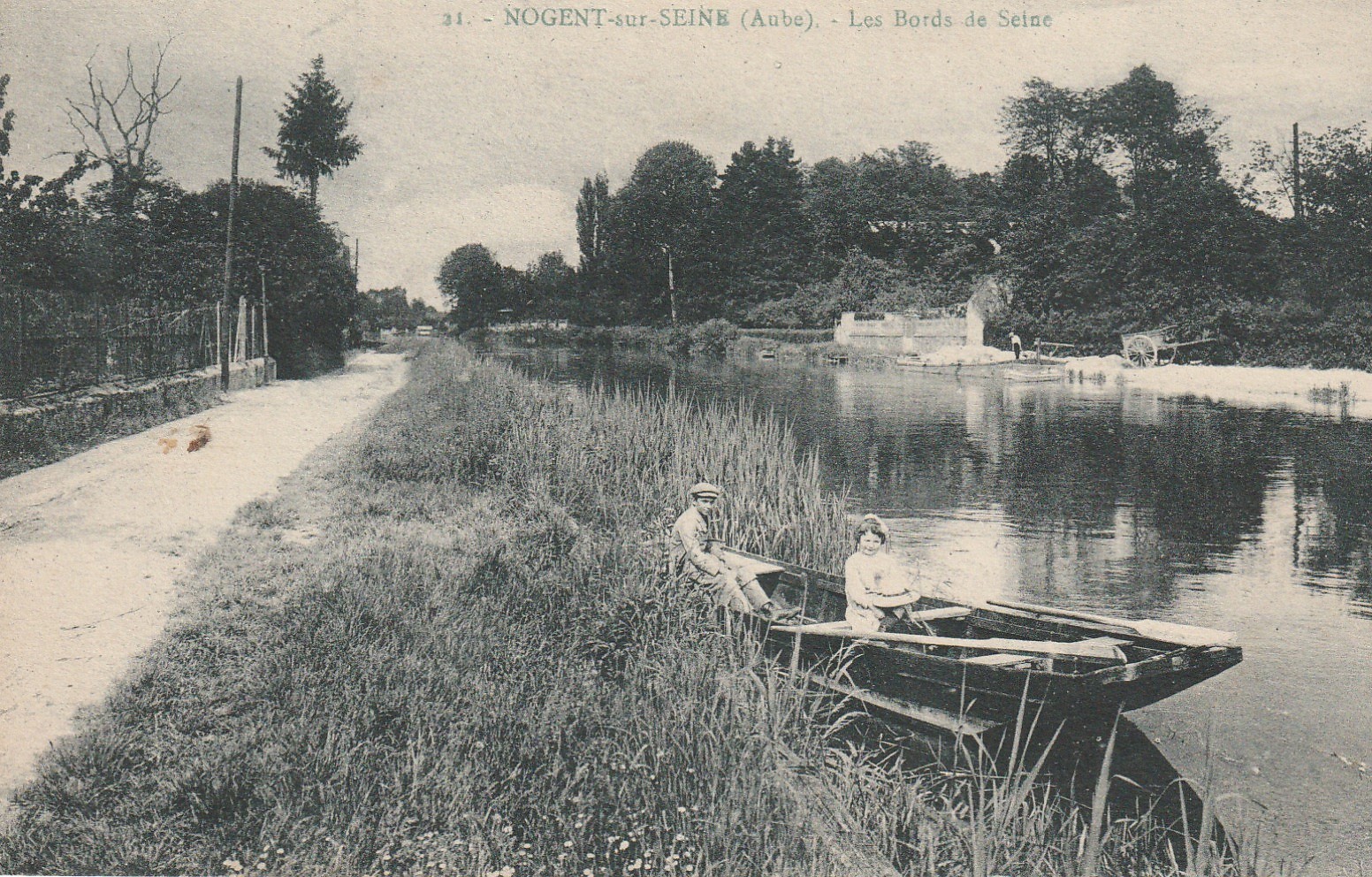 10 NOGENT-SUR-SEINE. Canotage sur les Bords de la Seine 1929