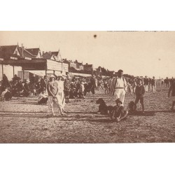 17 CHATELAILLON. Grosse animation sur la Plage Bains Richelieu