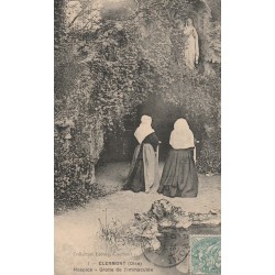 60 CLERMONT. Hospice Grotte de l'Immaculée avec femmes en prière 1907