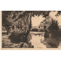 27 GROSLEY-SUR-RISLE. Au Domaine de la "Coletterie" Maison de Repos des Comédiens Combattants avec rameuse