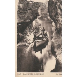 73 LES GORGES DU SIERROZ. Le Bateau avec des touristes