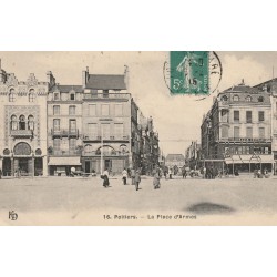 86 POITIERS. La Pharmacie Centrale sur la Place d'Armes 1915