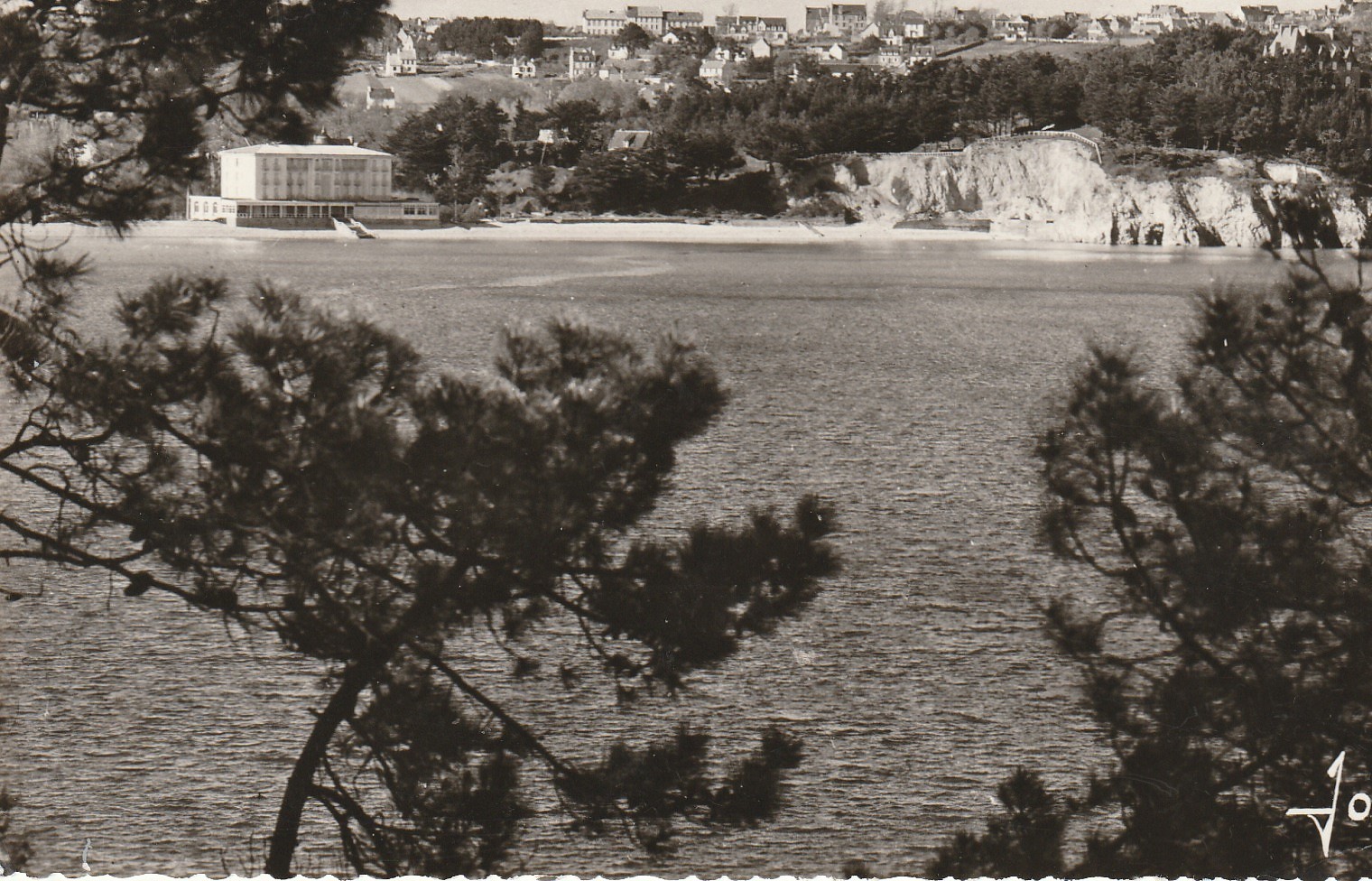 4 x photo cpsm petit format 29 MORGAT par Crozon. Falaises petites grottes, Pointe Rulianec, Criques et Plage 1960