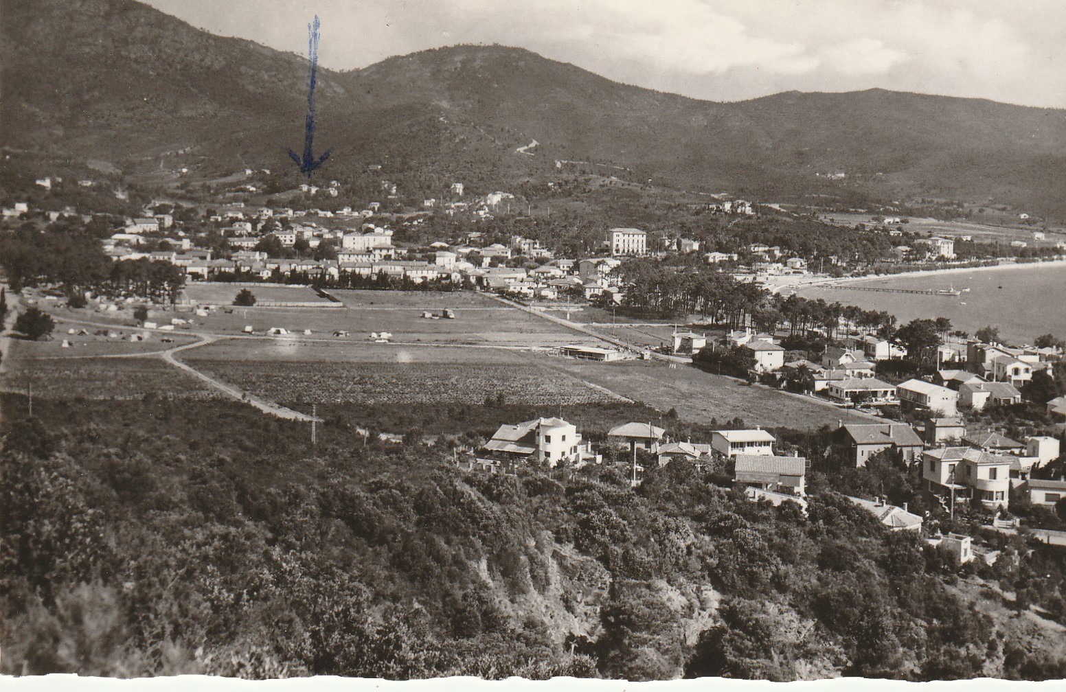 2 x photo cpsm petit format 83 CAVALAIRE-SUR-MER. Corniche des Maures 1961