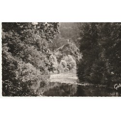 2 x photo cpsm petit format 63 CHATEAUNEUF-LES-BAINS. Rocher de la Vierge et la Sioule 1959