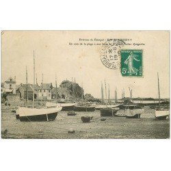 carte postale ancienne 22 LOGUIVY. Plage et Rocher Quignolec 1910