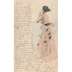 Style Kirchner LA MODE. Illustrateur Art déco 1901 Jeune femme en robe longue avec superbe chapeau et chignon