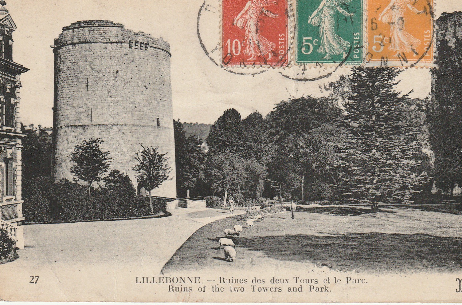 76 LILLEBONNE. Ruines des deux Tours et moutons dans le Parc 1921