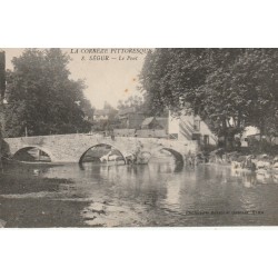19 SEGUR. Le Pont avec chevaux s'abreuvant