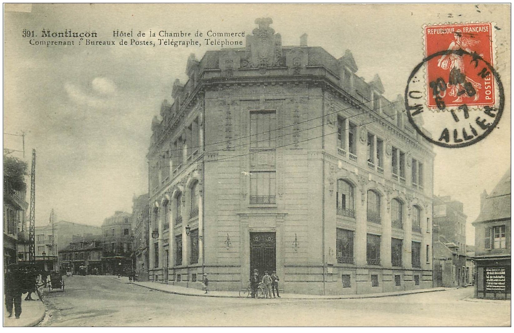 carte postale ancienne 03 MONTLUCON. Hôtel Chambre du Commerce 1917 avec bureau de Poste