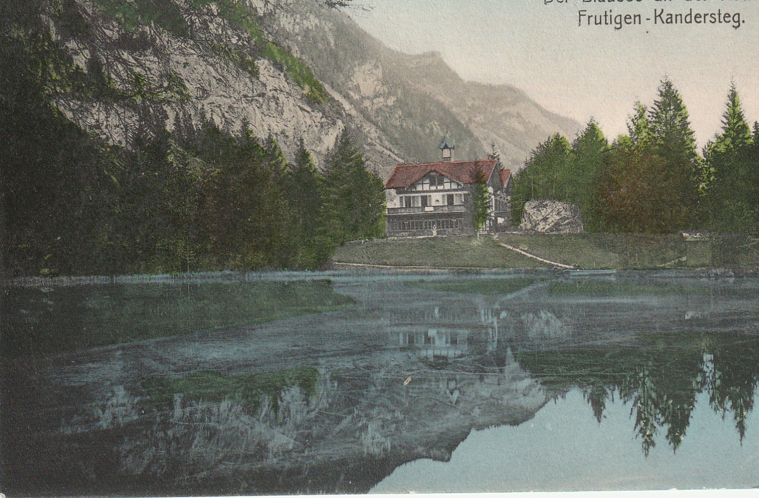 SUISSE Der Blausee an der Route Frutigen-Kandersteg