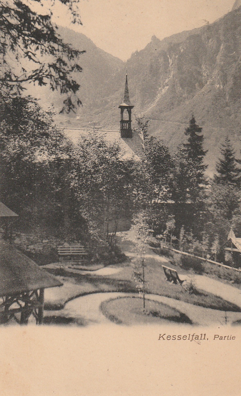 Autriche KESSELFALL. Partie Eglise et femme dans le Parc vers 1900...