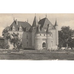 63 COURPIERE. Château des Rioux avec vaches au Pré 1917