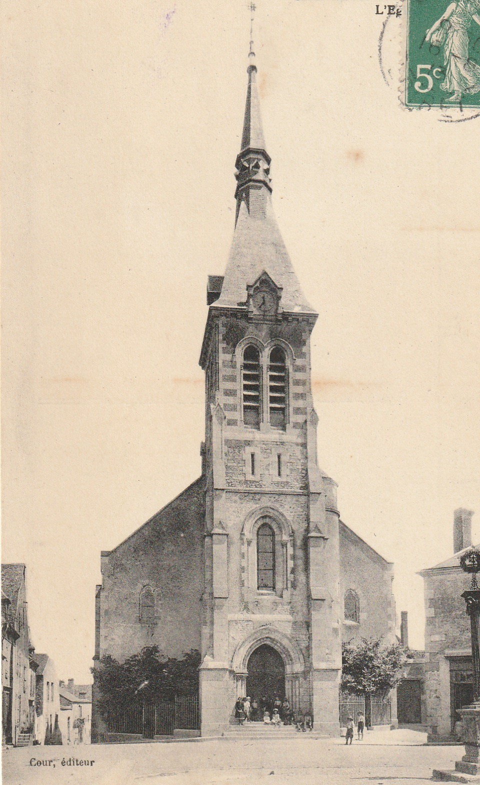 45 CHÂTILLON-SUR-LOIRE. L'Eglise avec sortie de Messe 1913