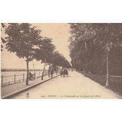 03 VICHY. La Promenade sur les Quais de l'Allier avec attelage 1915
