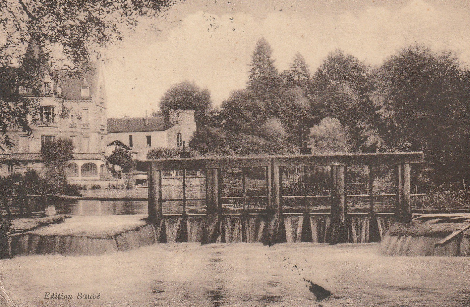 77 MORET. Vannage et Chute d'Eau sur le Loing