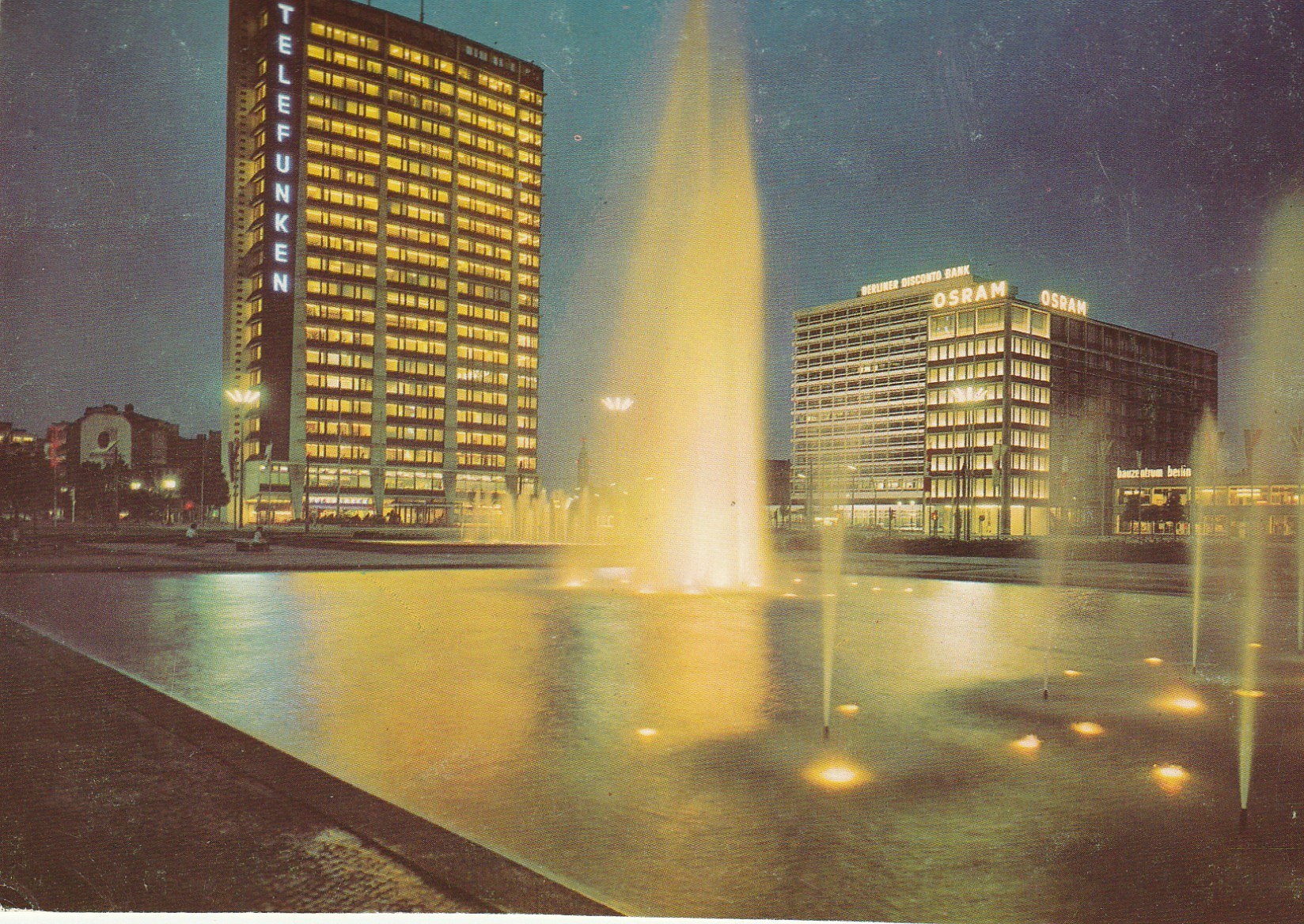 2 x Photo cpsm grand format BERLIN. Ernst Reuter Square et Kaiser Wilhelm Geächtniskirche 1967