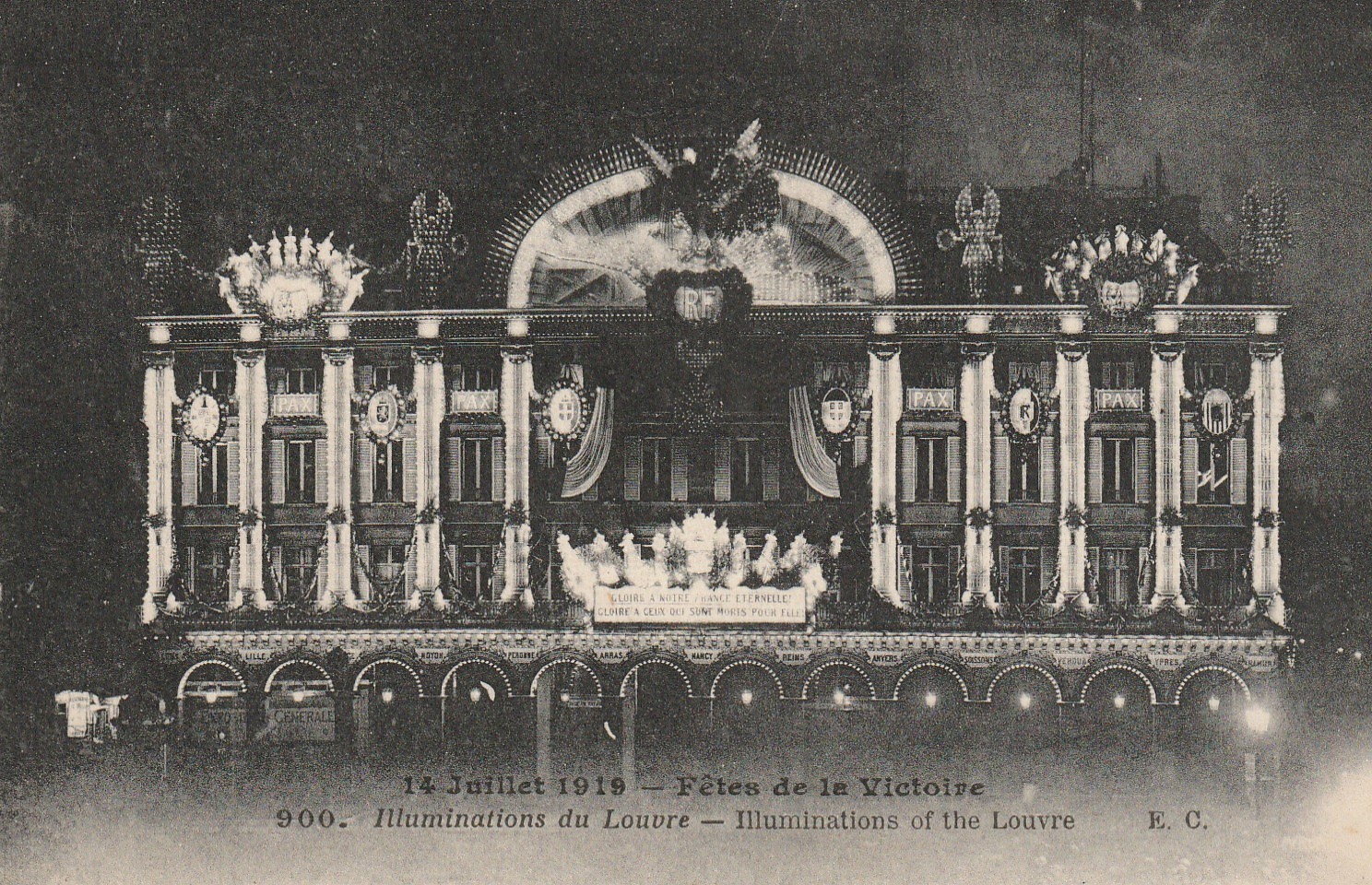 Paris 01 Place de la Victoire 14 juillet 1919 ILLUMINATIONS DU LOUVRE