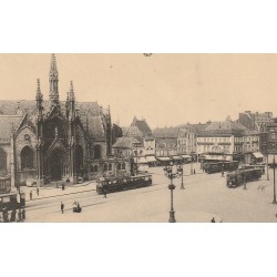 59 ROUBAIX. Nombreux tramways sur Grand'Place et Eglise Saint-Martin 1919