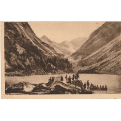 65 CAUTERETS. Le Lac de Gaube belle animation vers 1915