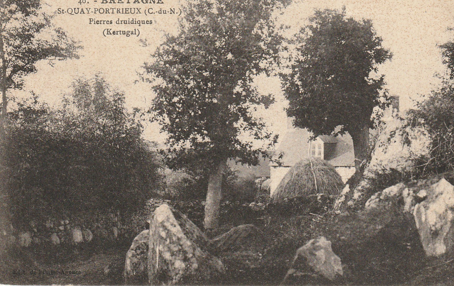 22 SAINT-QUAY-PORTRIEUX. Pierres druidiques Kertugal 1927