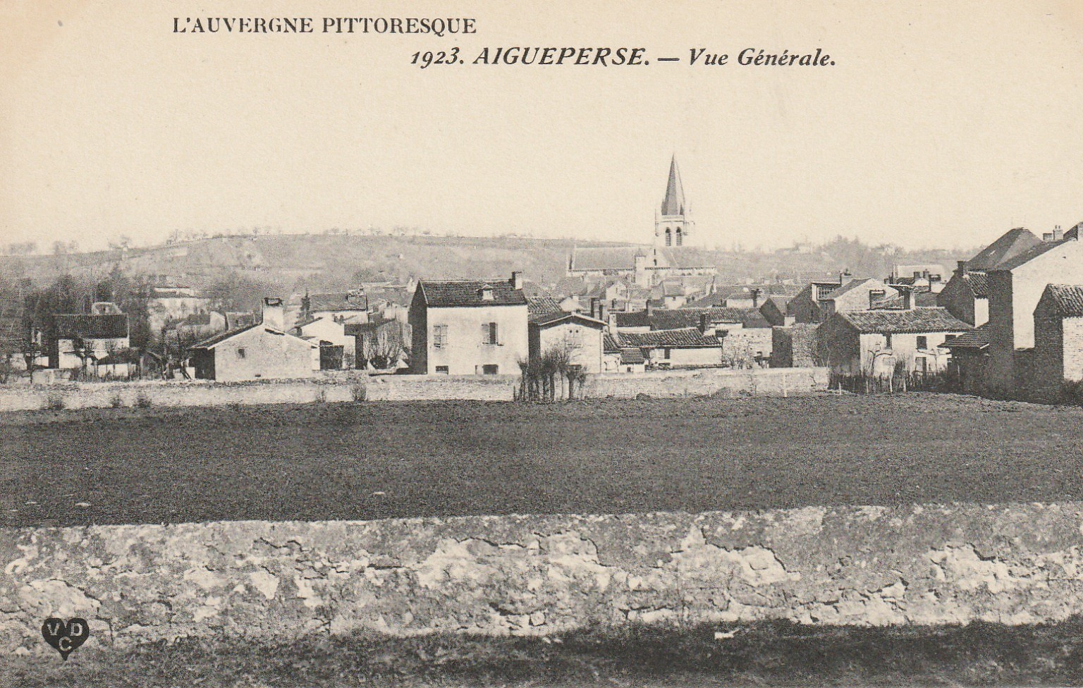 63 AIGUEPERSE. Vue générale du Village