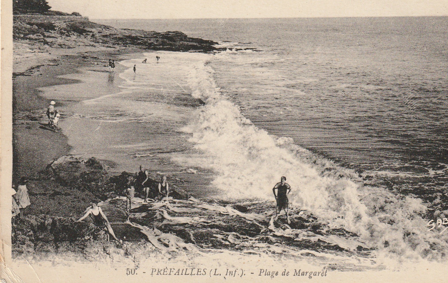 44 PREFAILLES. Plage de Margaret bien animée