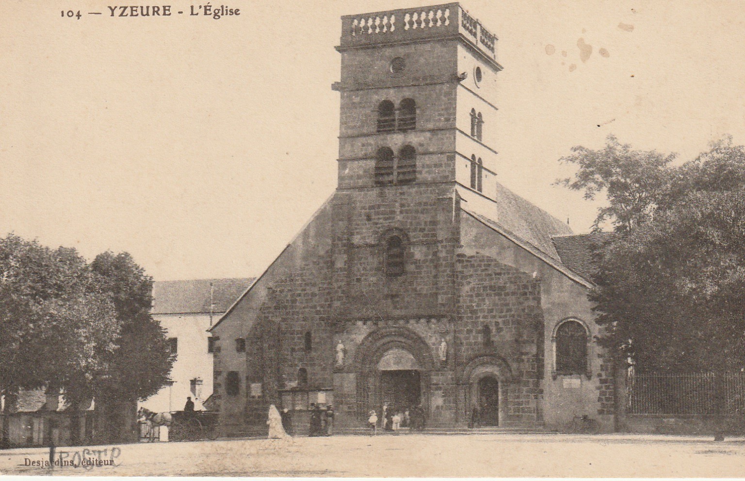 03 YZEURE. La Mariée à la sortie de l'Eglise