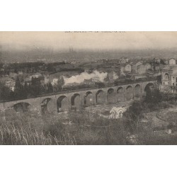 63 ROYAT. Train avec locomotive à vapeur sur le Viaduc 1917