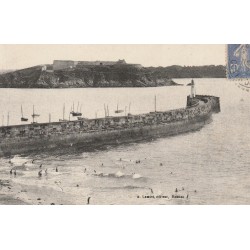 35 SAINT-MALO. Le Môle et le Fort de la Cité 1929