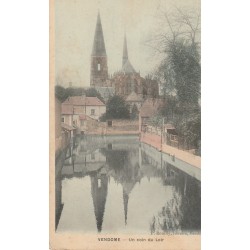 41 VENDOME. Un coin du Loir avec lavoirs et Eglise de la Madeleine