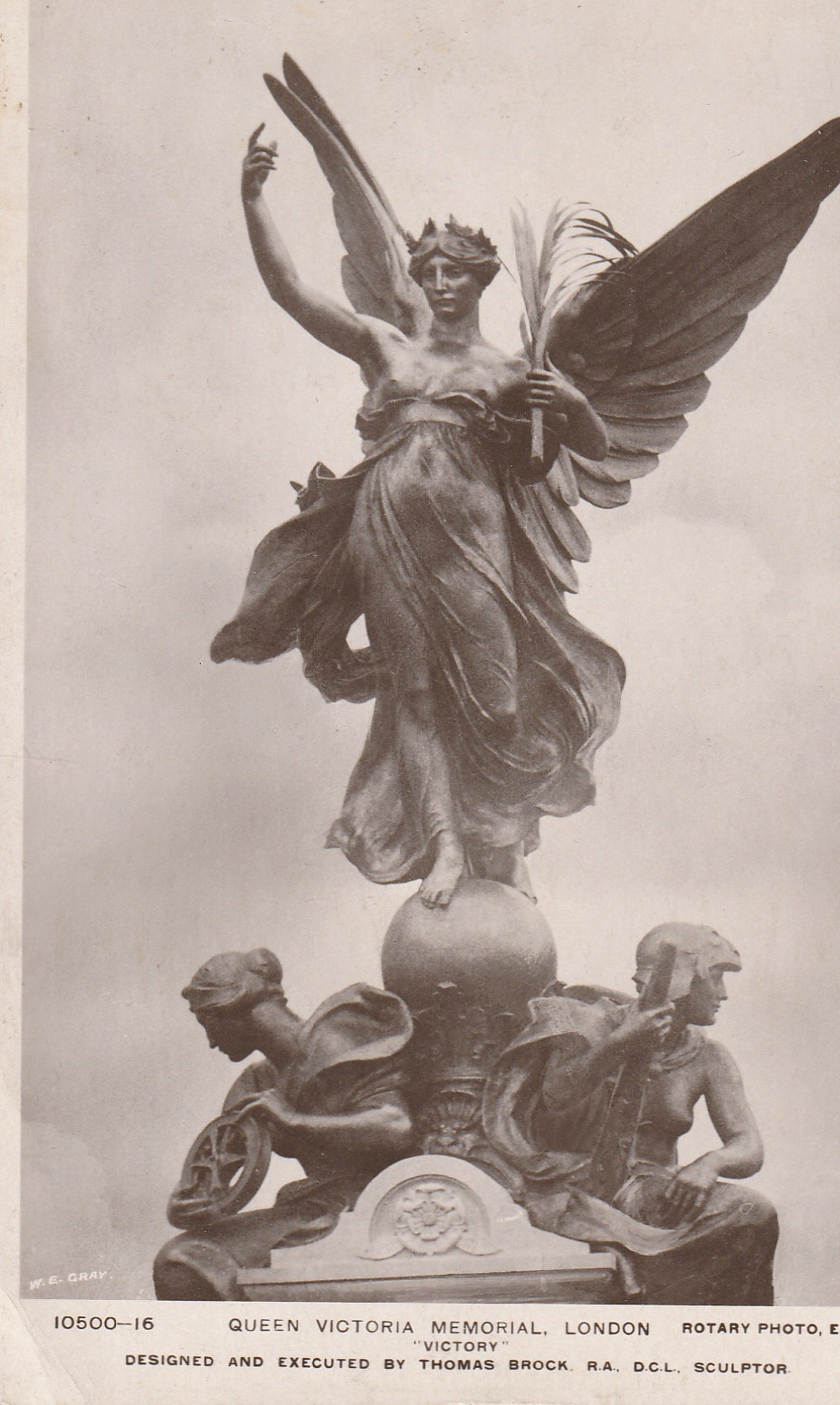 Photo cpa Angleterre QUEEN VICTORIA MEMORIAL LONDON