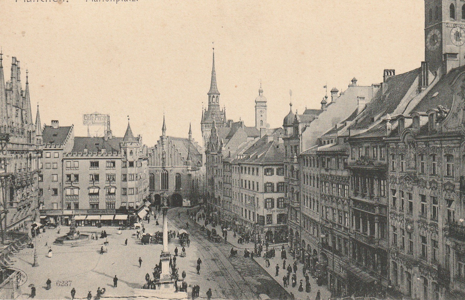 Allemagne MÜNCHEN. Marienplatz bien animée