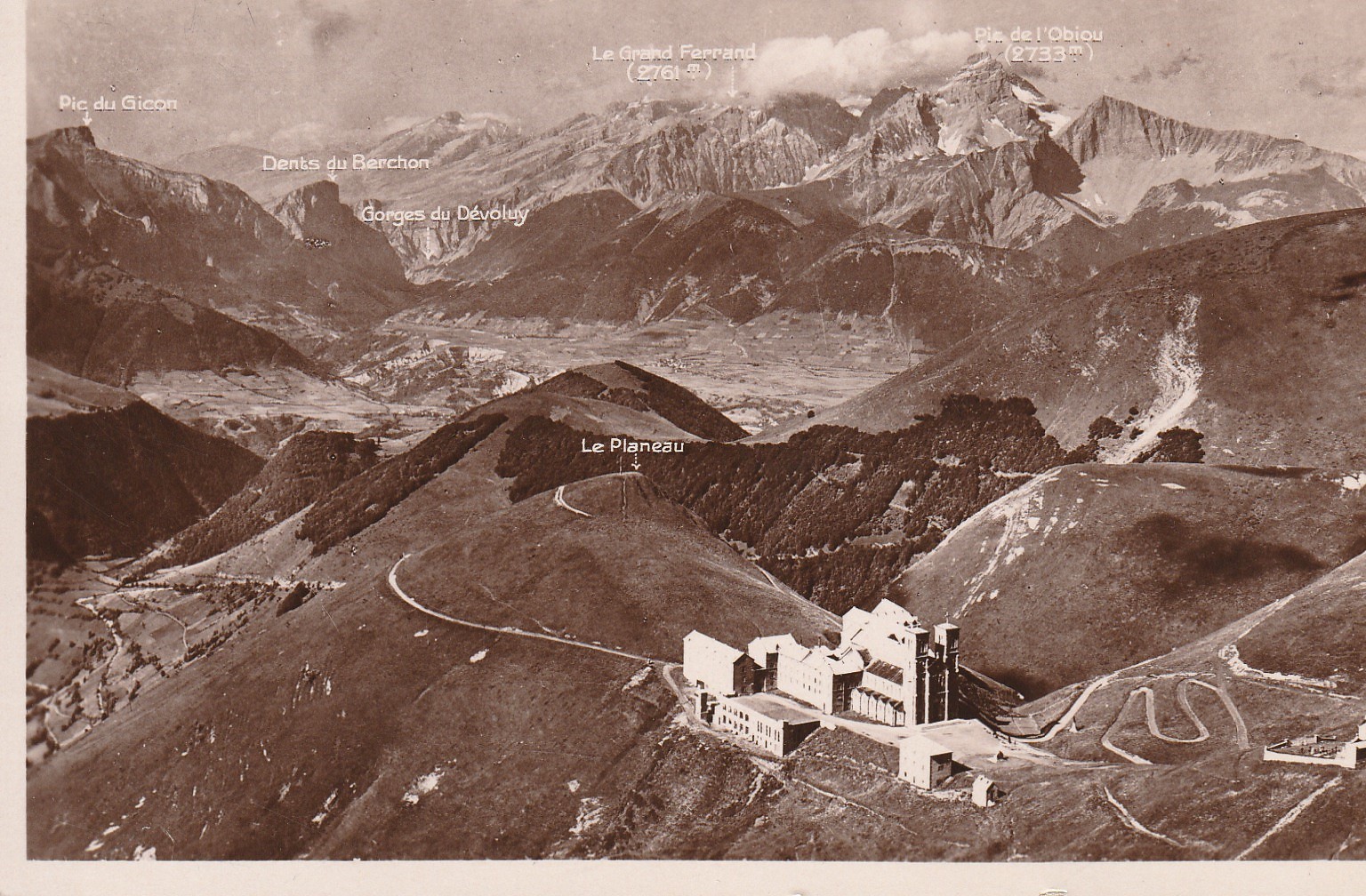 Photo cpa 38 NOTRE-DAME DE LA SALETTE et Chaîne de l'Obiou 1935